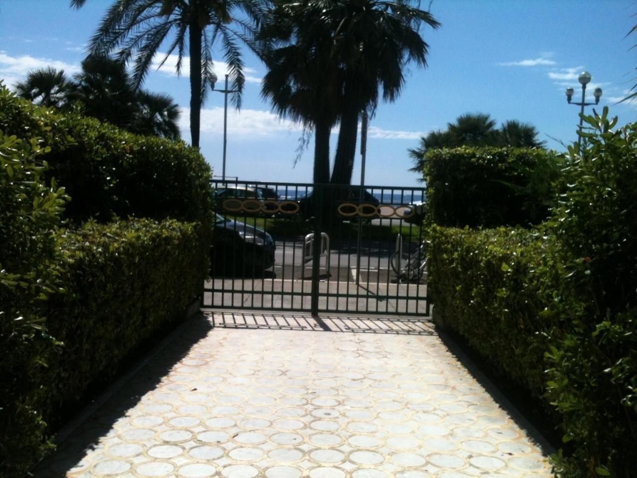 Apartamento L'Azur Promenade Niza Exterior foto