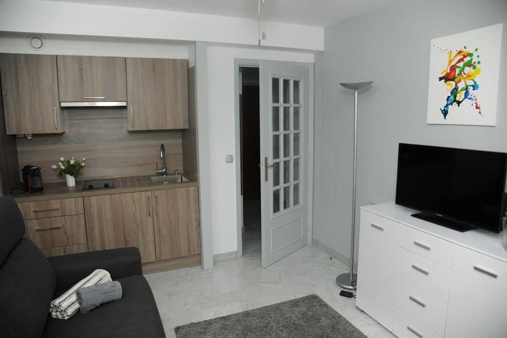 Apartamento L'Azur Promenade Niza Exterior foto